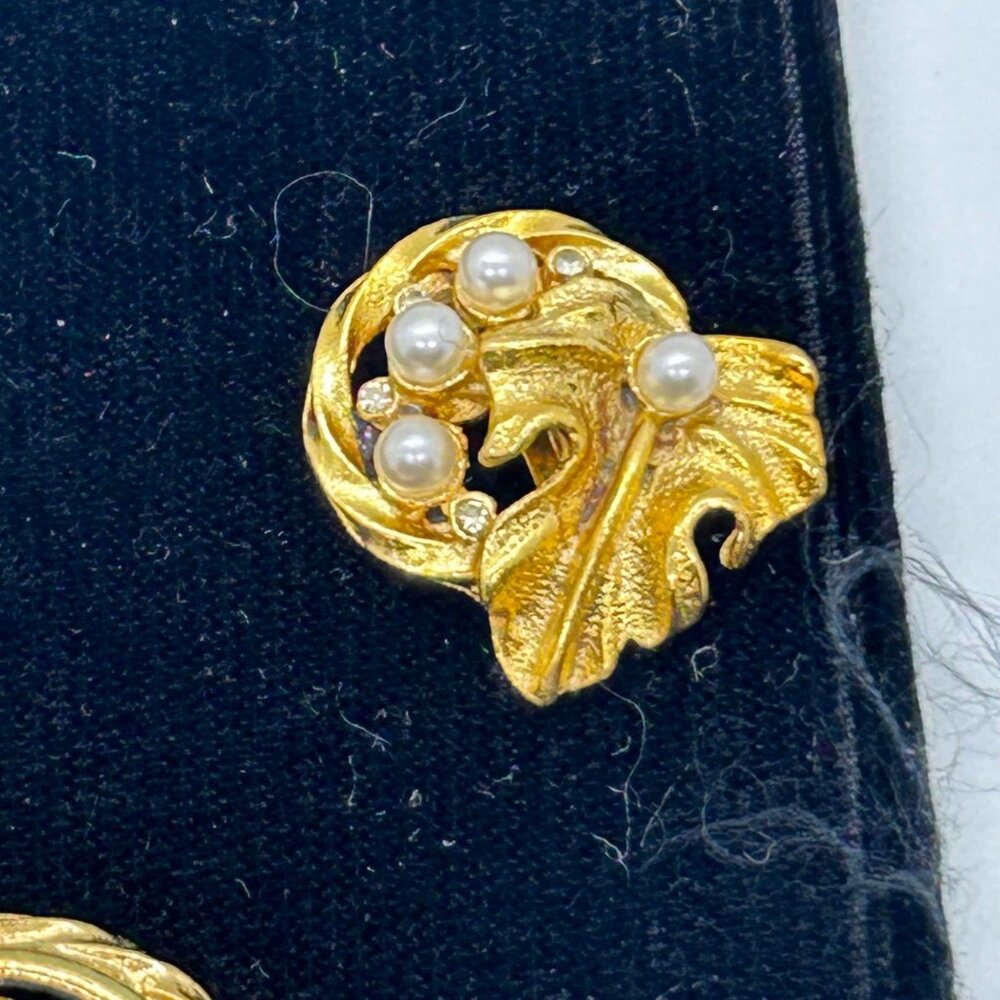 Jeweline Originals Brooch Earring Set Gold Tone Faux Pearl Grapes Leaf MCM Box - Picture 6 of 16